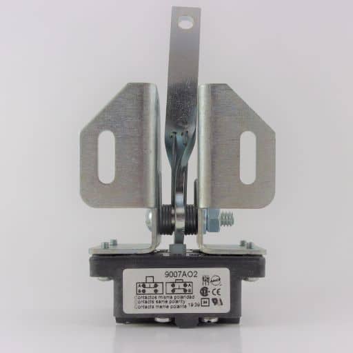 Metal lever assembly, mounted to 9007AO2 limit switch, part number in English with contact diagram.