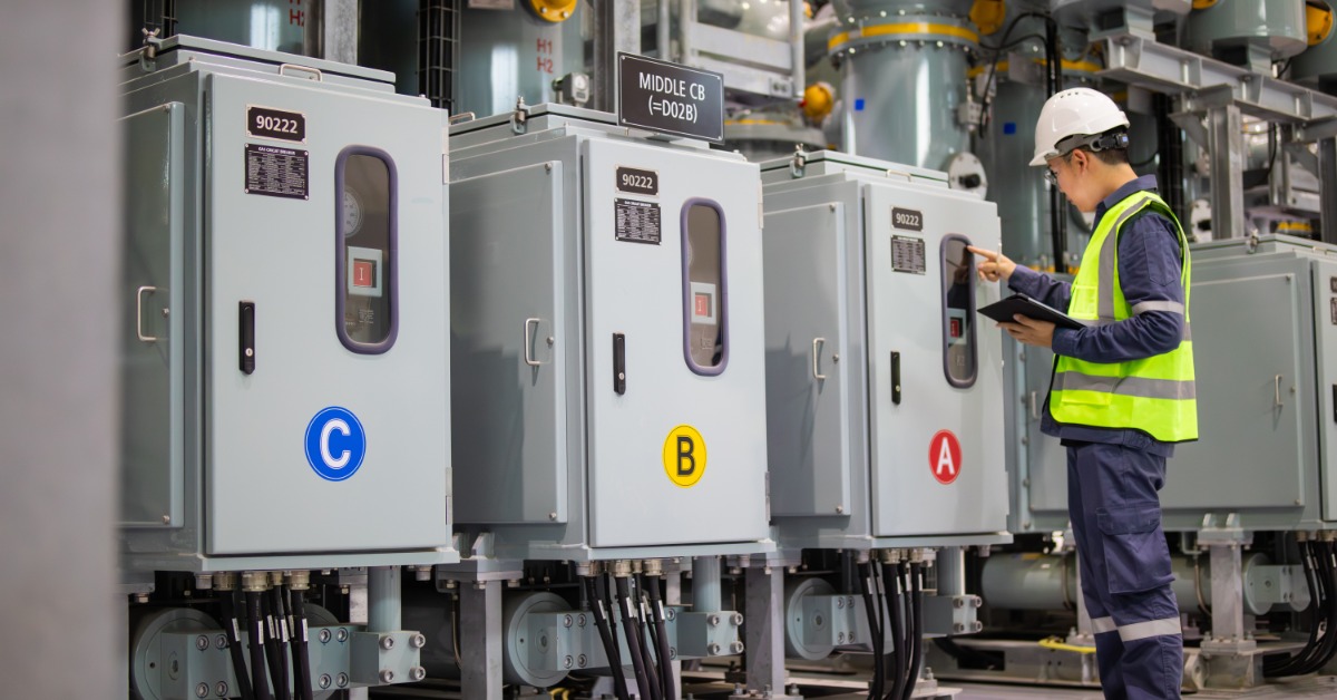 Choosing the Right Industrial Circuit Breakers